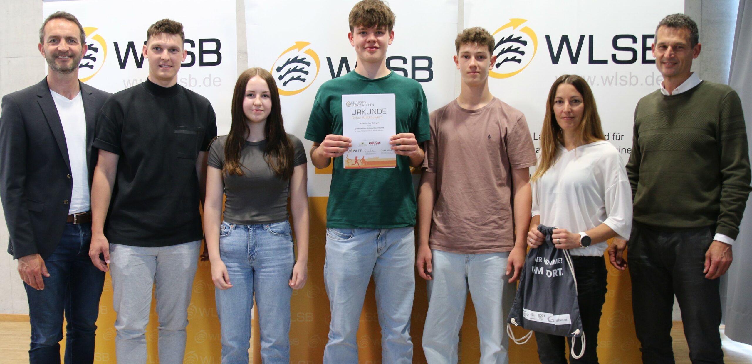Read more about the article Sportliche Schule geehrt