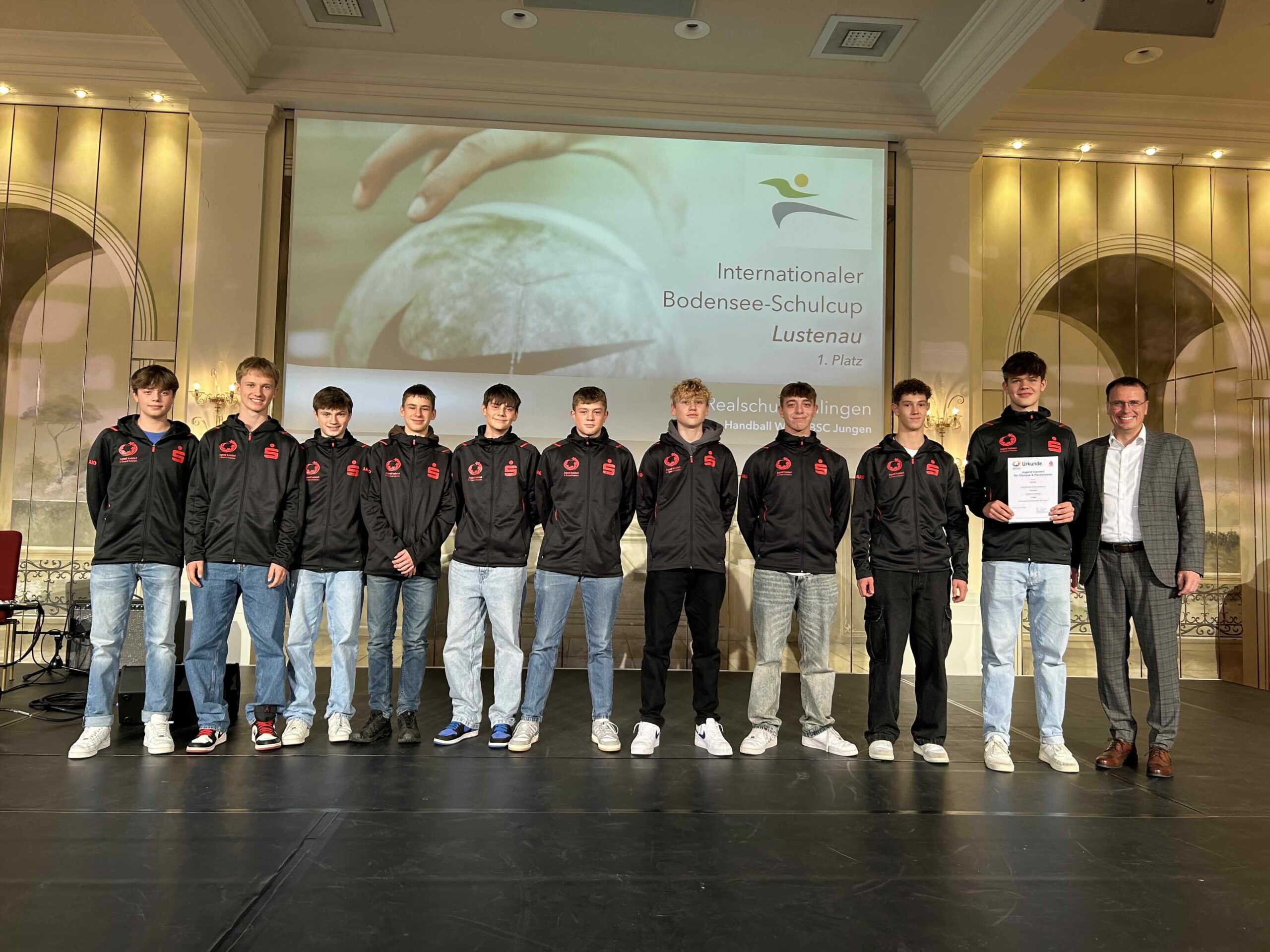 Read more about the article Realschule Balingen gewinnt internationalen Bodensee-Schulcup im Handball